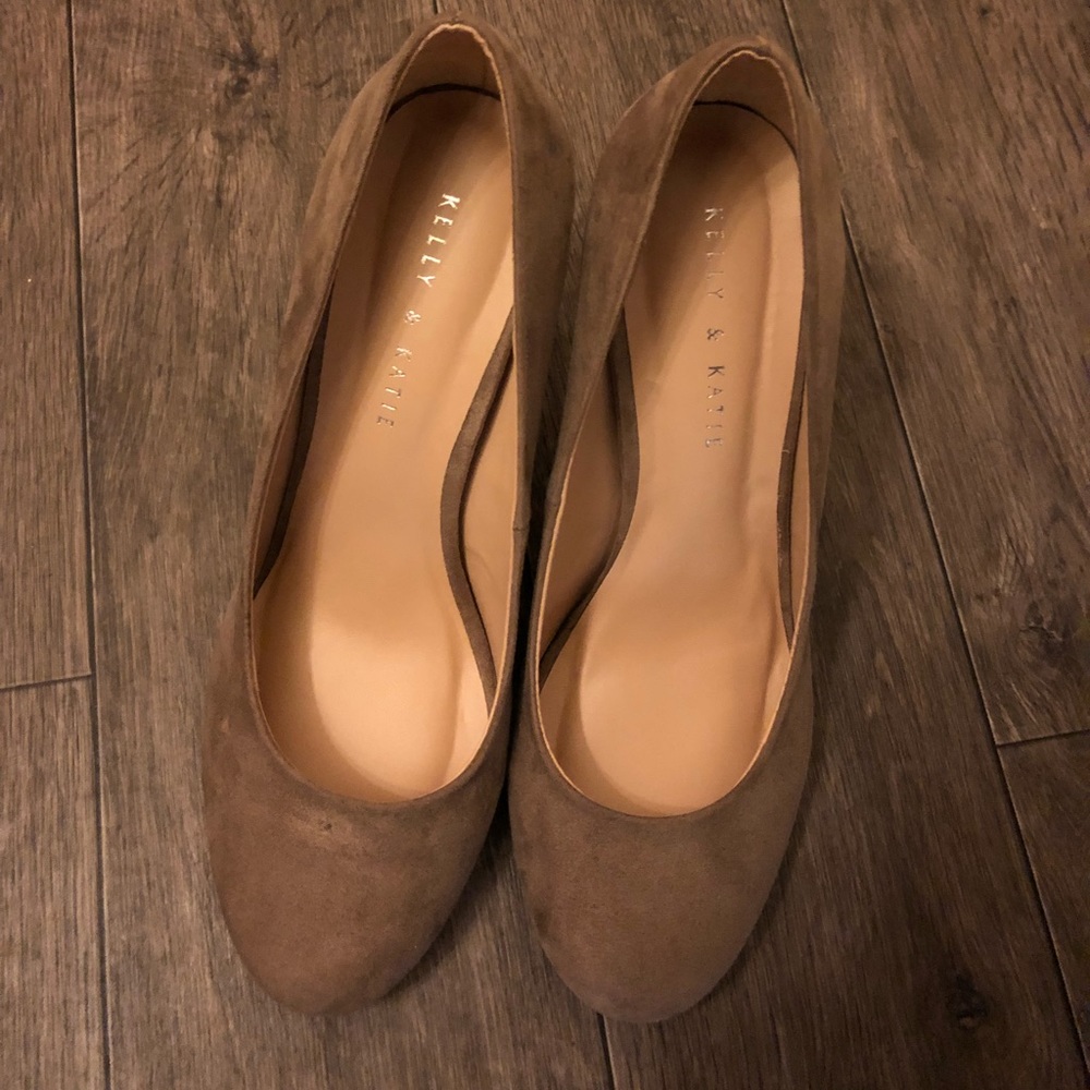 Tan suede Heels